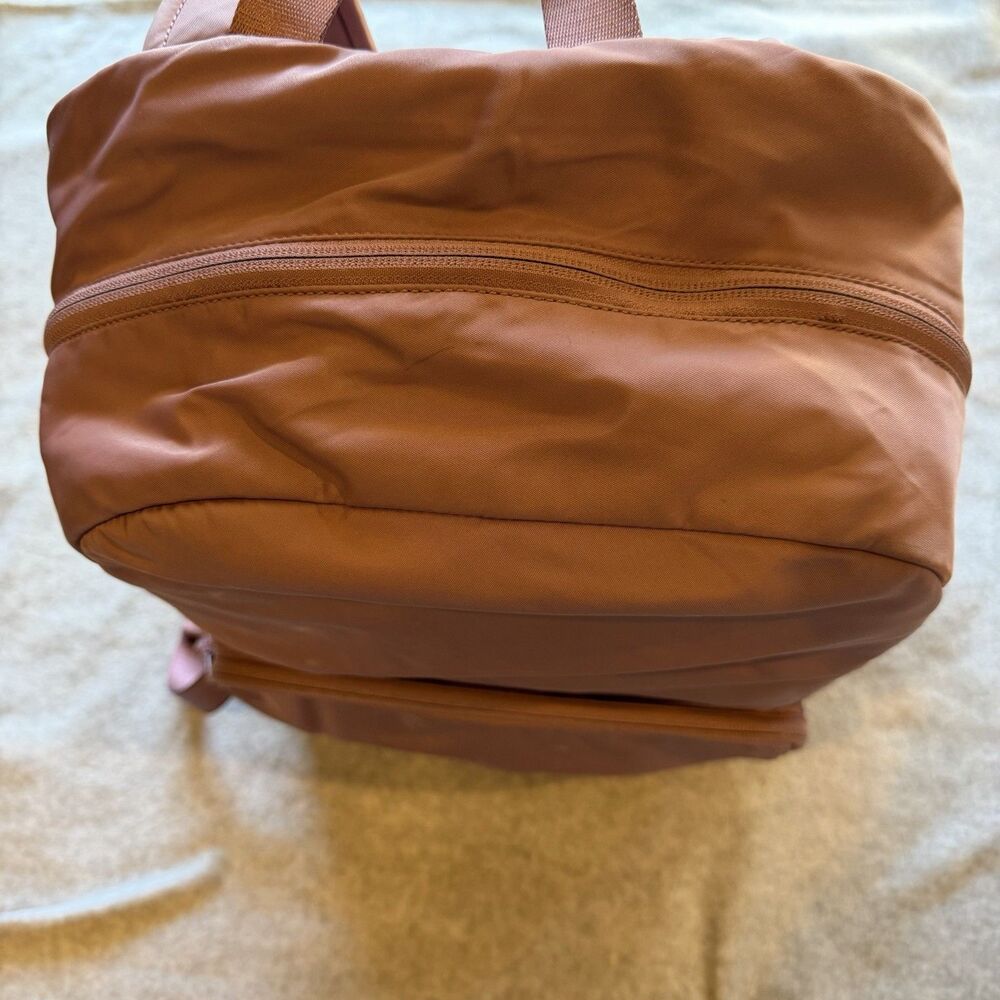 Lululemon Everywhere Backpack 22L Spiced Chai / Dusty Rose - Picture 5 of 13